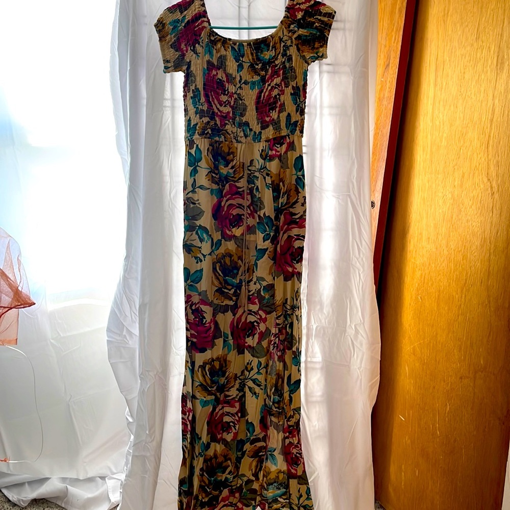 Maxi dress size medium